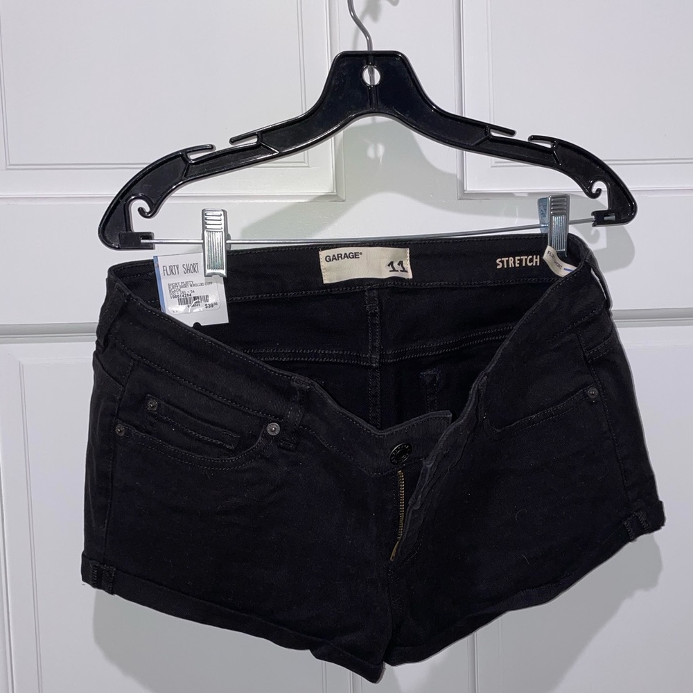 Garage-Flirty short with rolled cuff, size 11, black